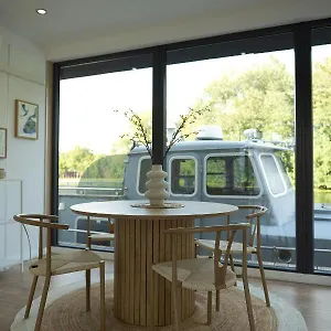 80qm Privates Hausboot In Hamburg-mitte Hamburg